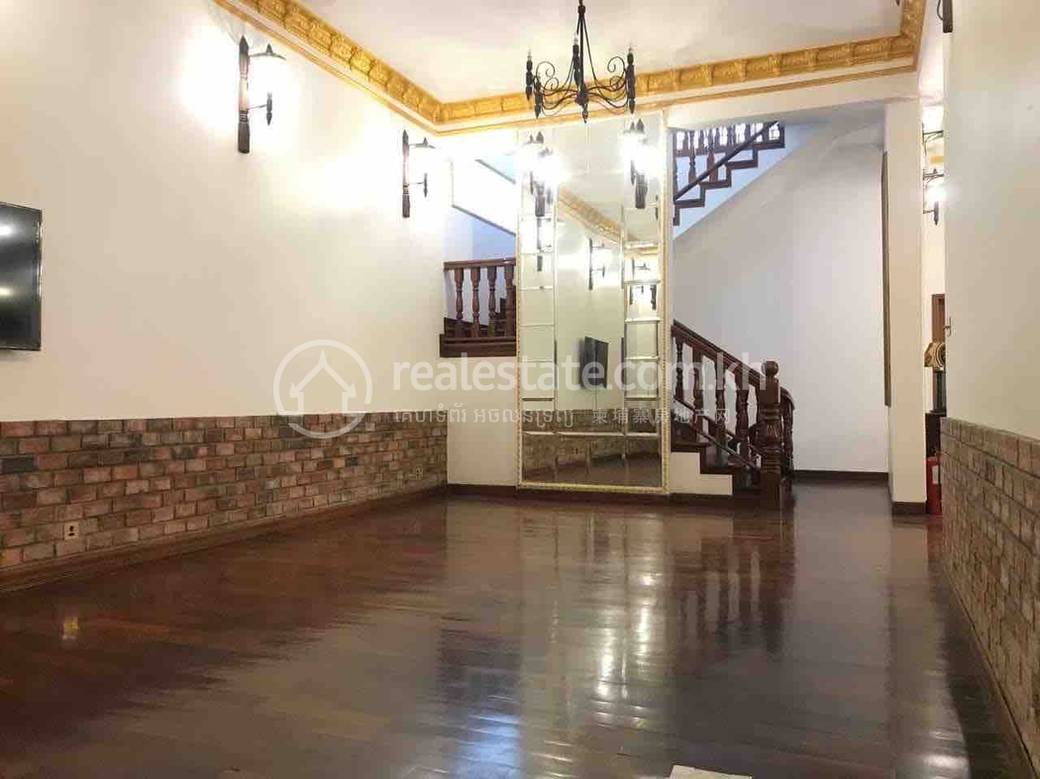 $6,500 Villa
