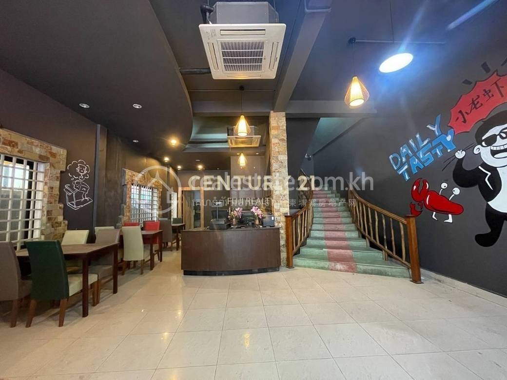 វីឡា សំរាប់ជួល មានកន្លែងចតរថយន្ត 4