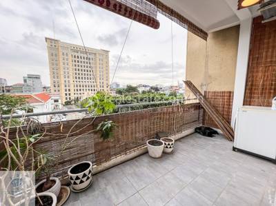 150 sqm Living Size Apartment For Rent in Daun Penh