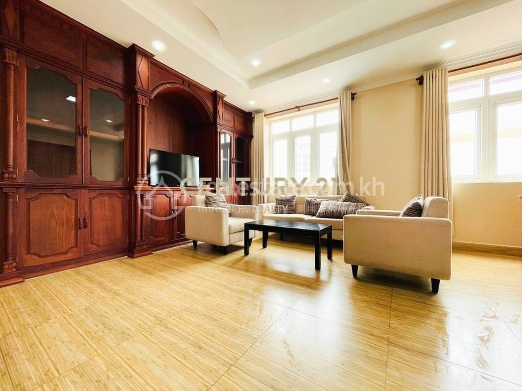 Apartment For Rent with 1 Parking Space