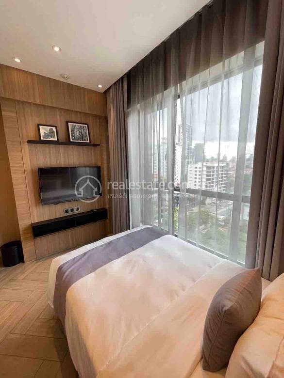 ផ្ទះល្វែង តម្លៃ $2,400