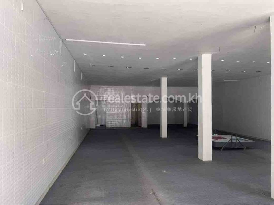 BKK 1 Shophouse For Rent in BKK 1