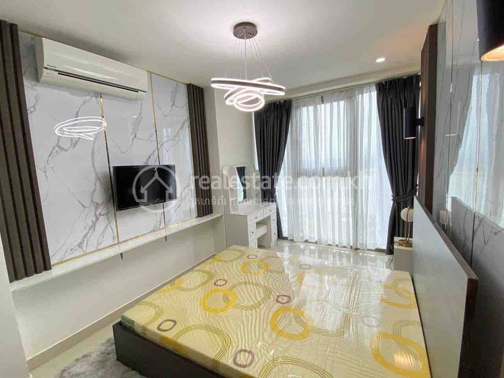 Condo For Rent with 2 Parking Space