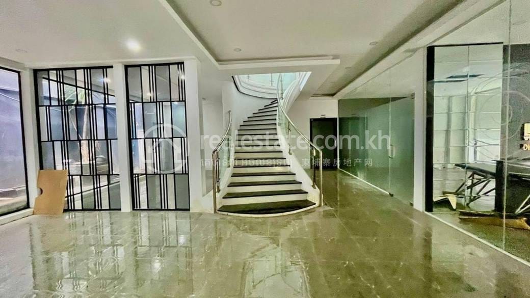 10 Bedrooms House and lot For Rent for $9,000