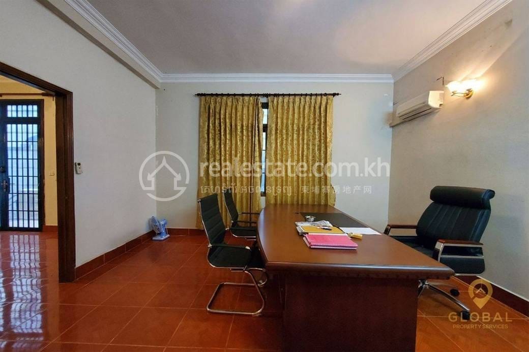 Toul Korkの別荘売り物件 $980,000