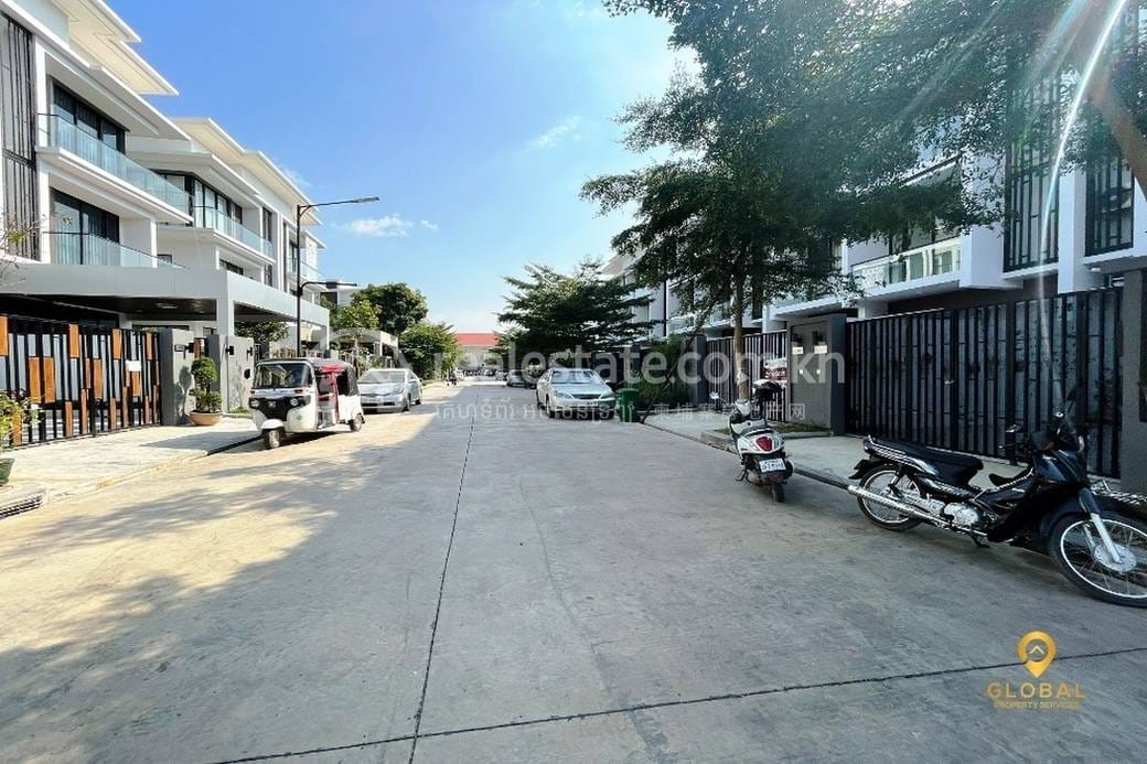 Maison en rangée À vendre à, Preaek Aeng, Chbar Ampov, Phnom Penh