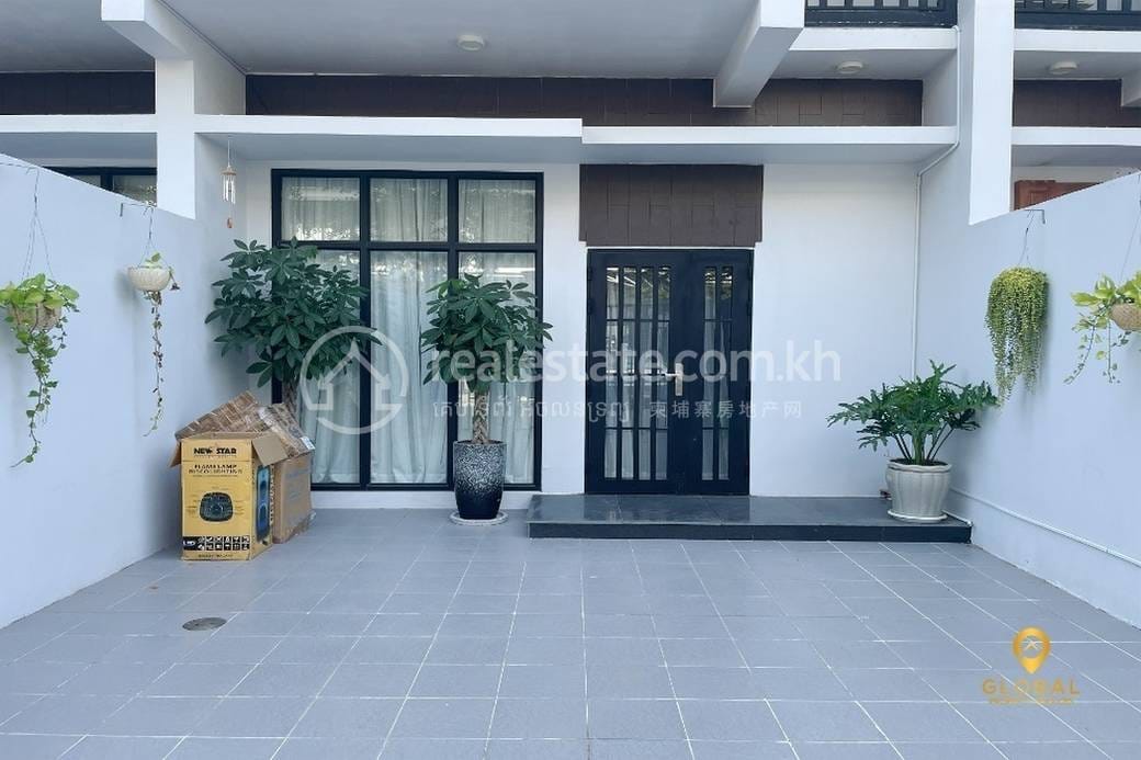 Maison en rangée À vendre à Chbar Ampov $248,000