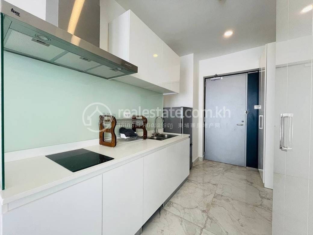 Condo For Rent in Chamkarmon $700