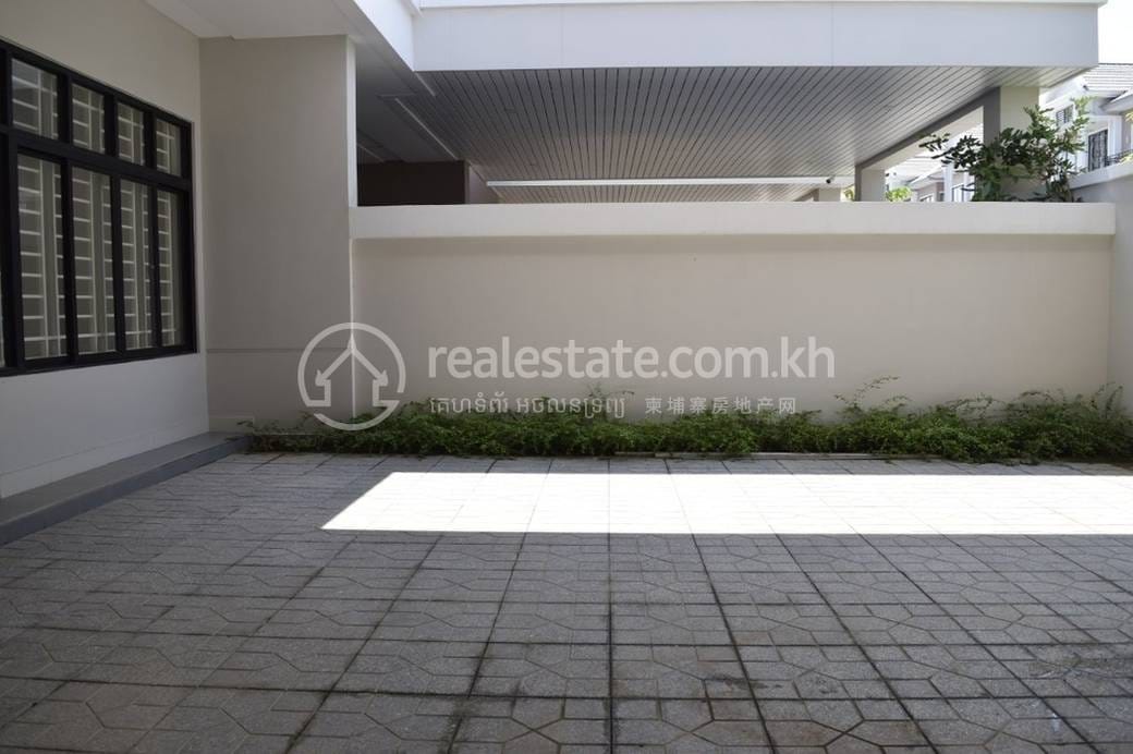 House and lot For Sale in Hunsen 60m Samdach, Chak Angrae Kraom, Meanchey, Phnom Penh