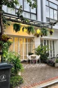 Chbar Ampovの店舗付住宅売り物件 $187,000
