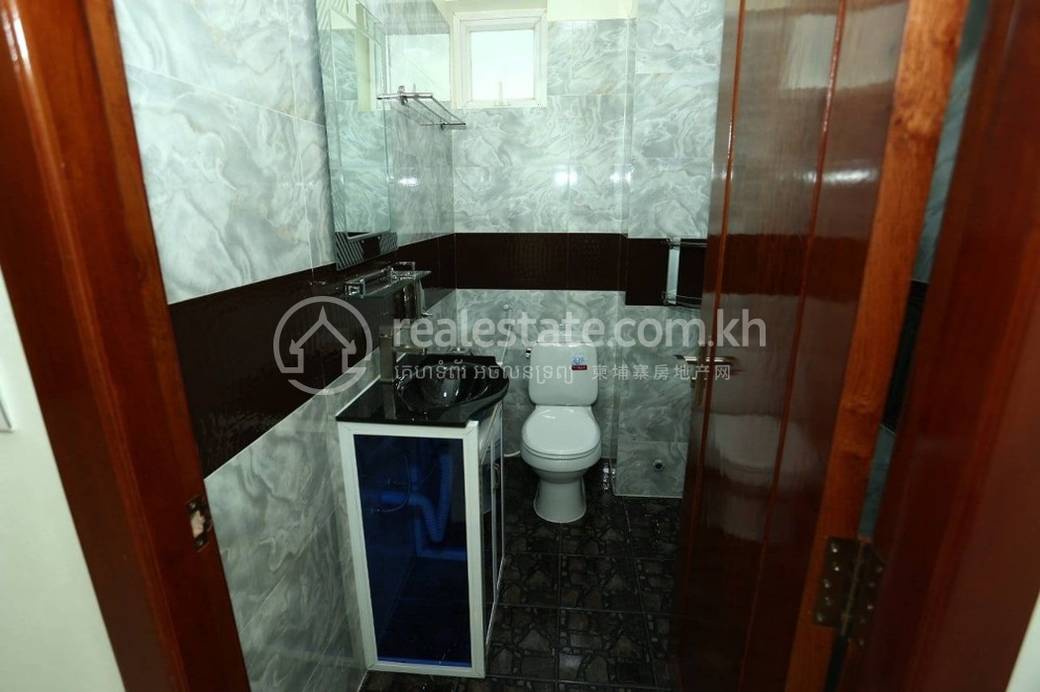 $1,300 Apartmán se službami