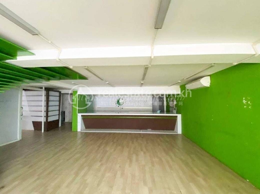 BKK 1 Shophouse For Rent in BKK 1