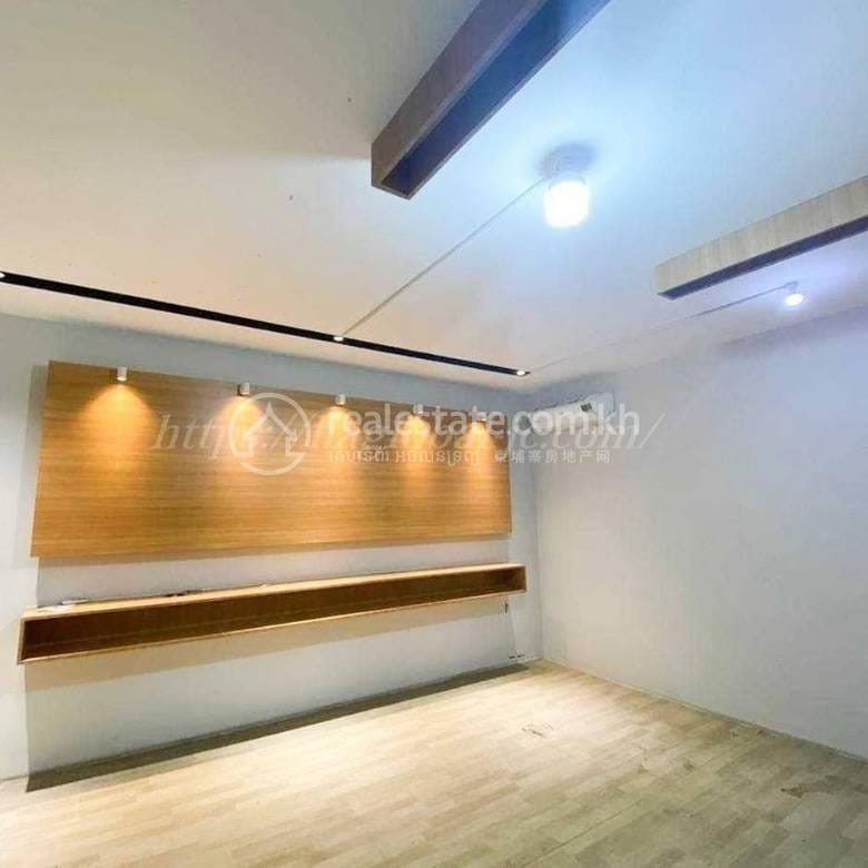 $5,000 Shophouse
