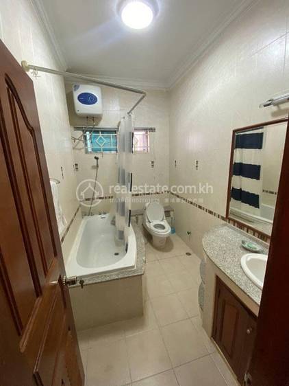 Вилла Для Аренды in Chamkarmon $2,000