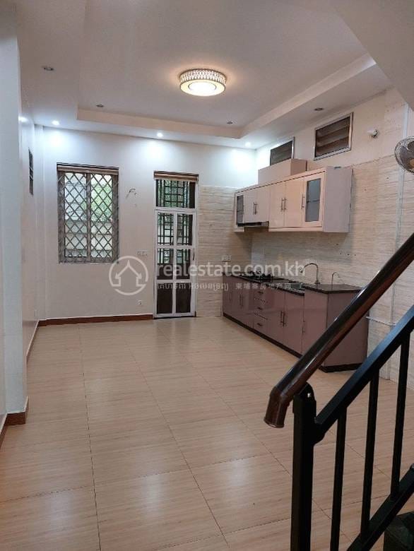 House and lot For Rent in Chamkarmon $1,300