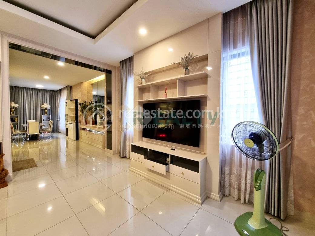 Twin Villa For Sale in Nirouth, Chbar Ampov, Phnom Penh