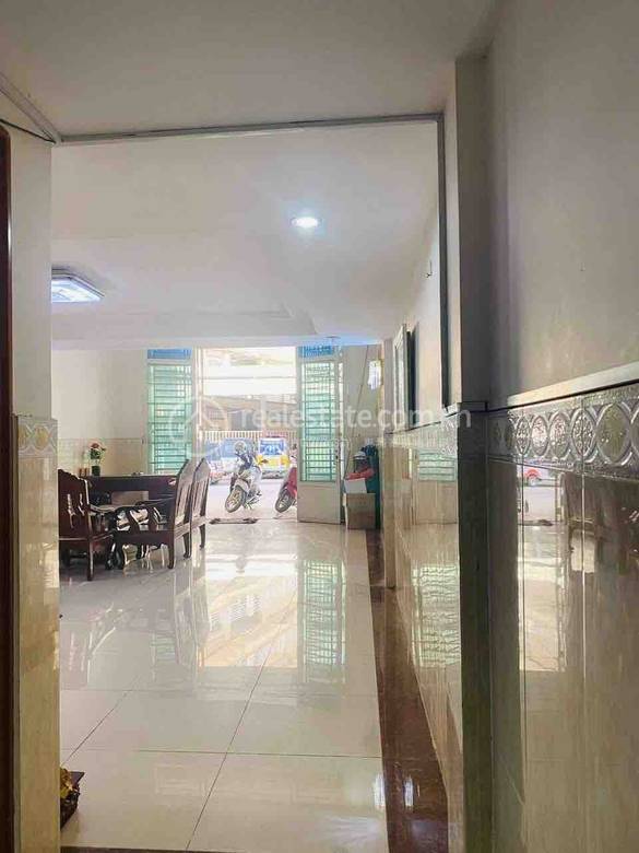 House and lot គ្រឿងសង្ហារិម សំរាប់លក់