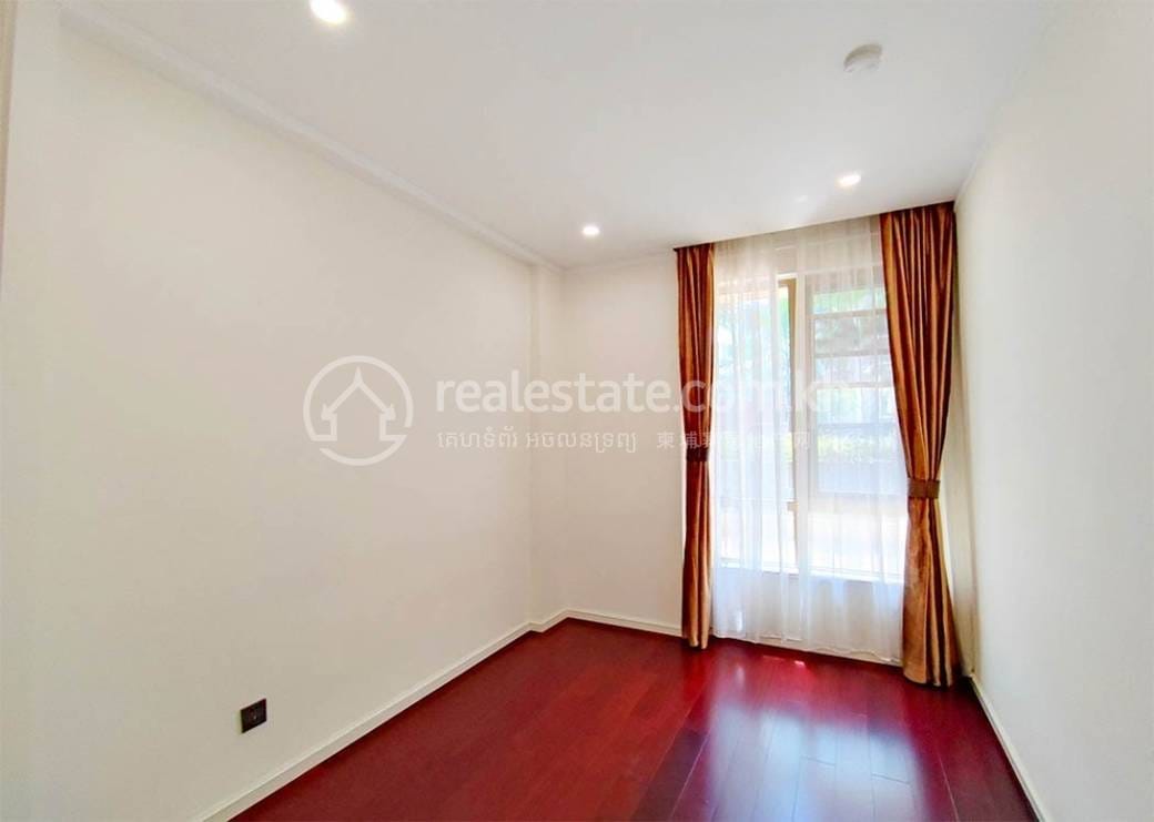 Daun Penh Apartment For Sale in Daun Penh