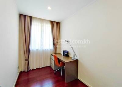 Daun Penh Apartment For Sale in Daun Penh