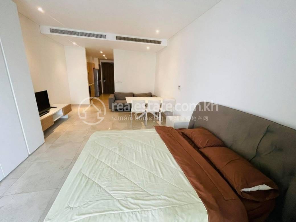 Condo For Rent in Chamkarmon $450