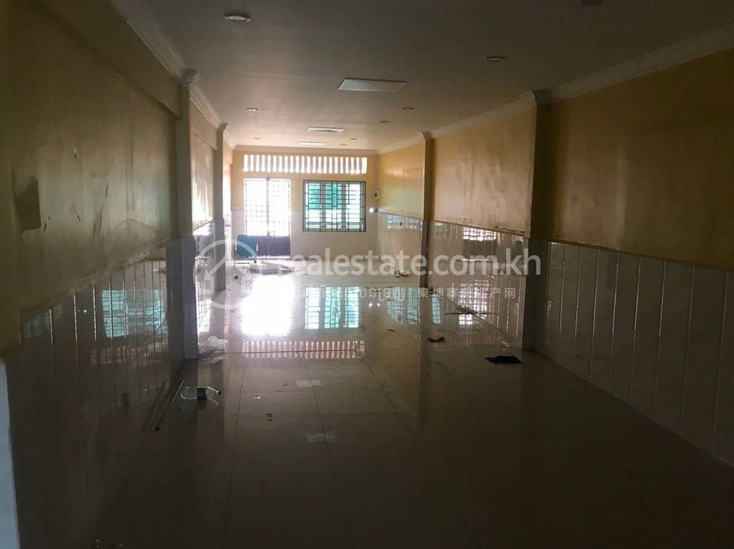 House and lot Для Аренды in Тонле Бассак, Чамкармон, Пномпень