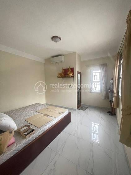 Maison mitoyenne À vendre à Prey Sa, Dangkao, Phnom Penh