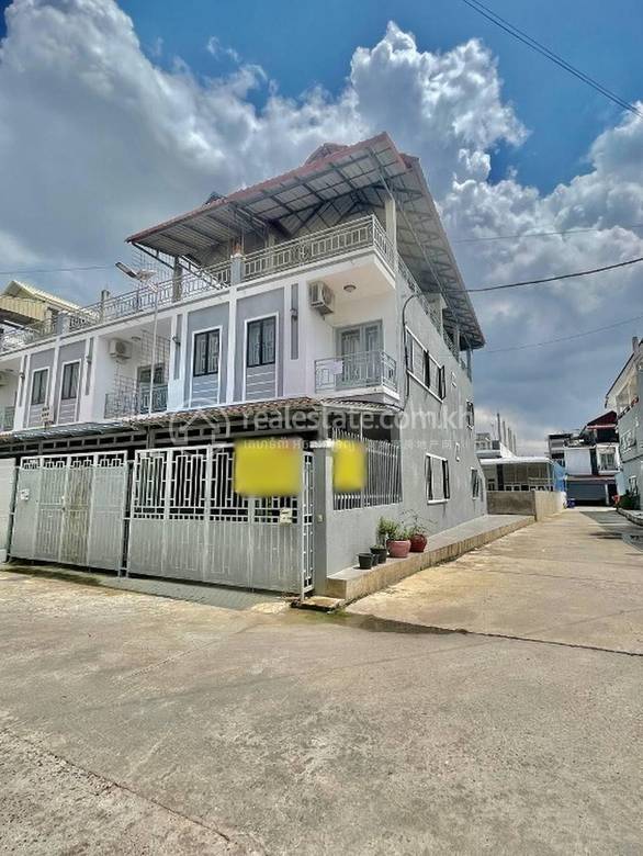 Maison mitoyenne À vendre à Prey Sa, Dangkao, Phnom Penh