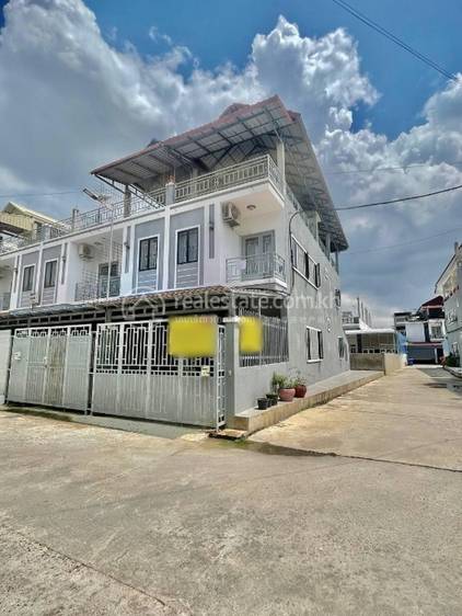 Maison mitoyenne À vendre à Prey Sa, Dangkao, Phnom Penh