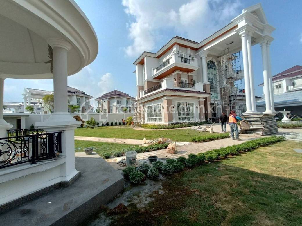Вилла Для Продажи in Нирут, Чба Ампоу, Пномпень