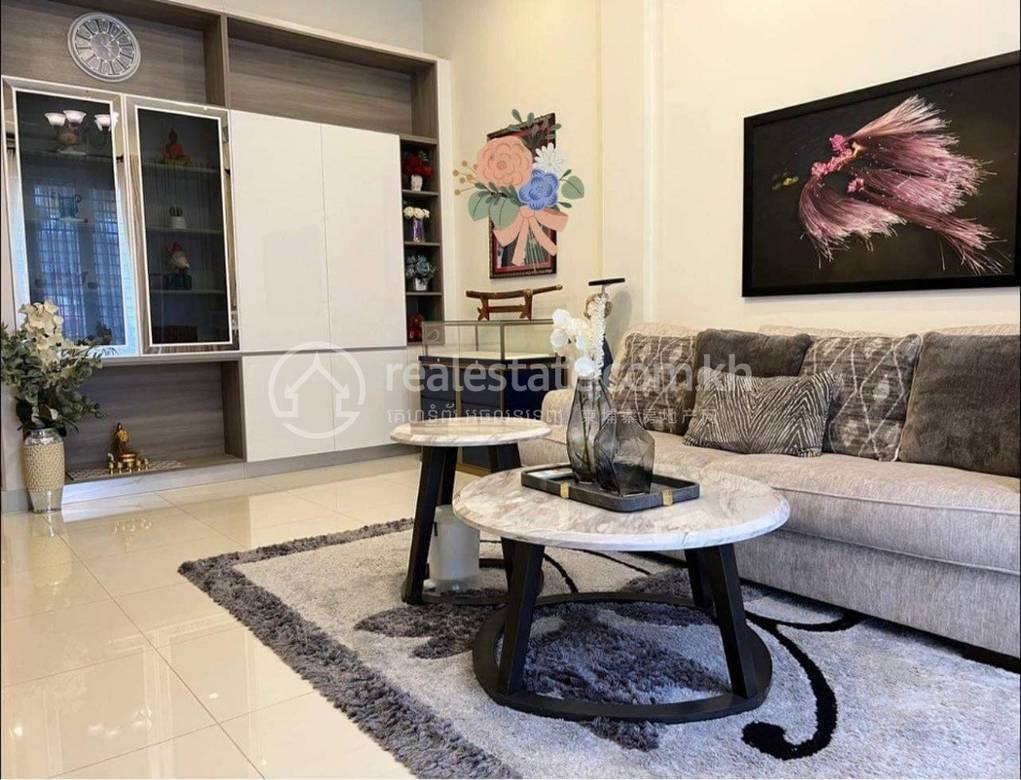 Flat House For Sale & Rent in Chbar Ampov $178,000