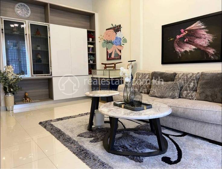 Flat House For Sale & Rent in Chbar Ampov $178,000