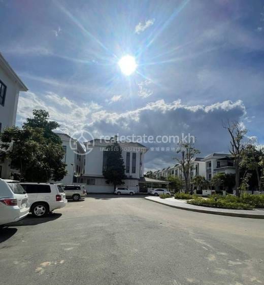 Meanchey联排住宅出售，价格$405,000