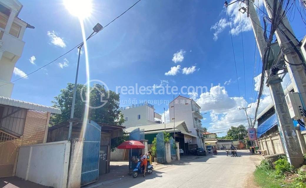 Flat House For Sale in Chbar Ampov $147,000