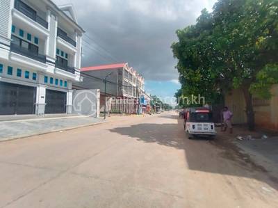 ផ្ទះល្វែង សំរាប់លក់ នៅ គោកឃ្លាំង, សែនសុខ, ភ្នំពេញ