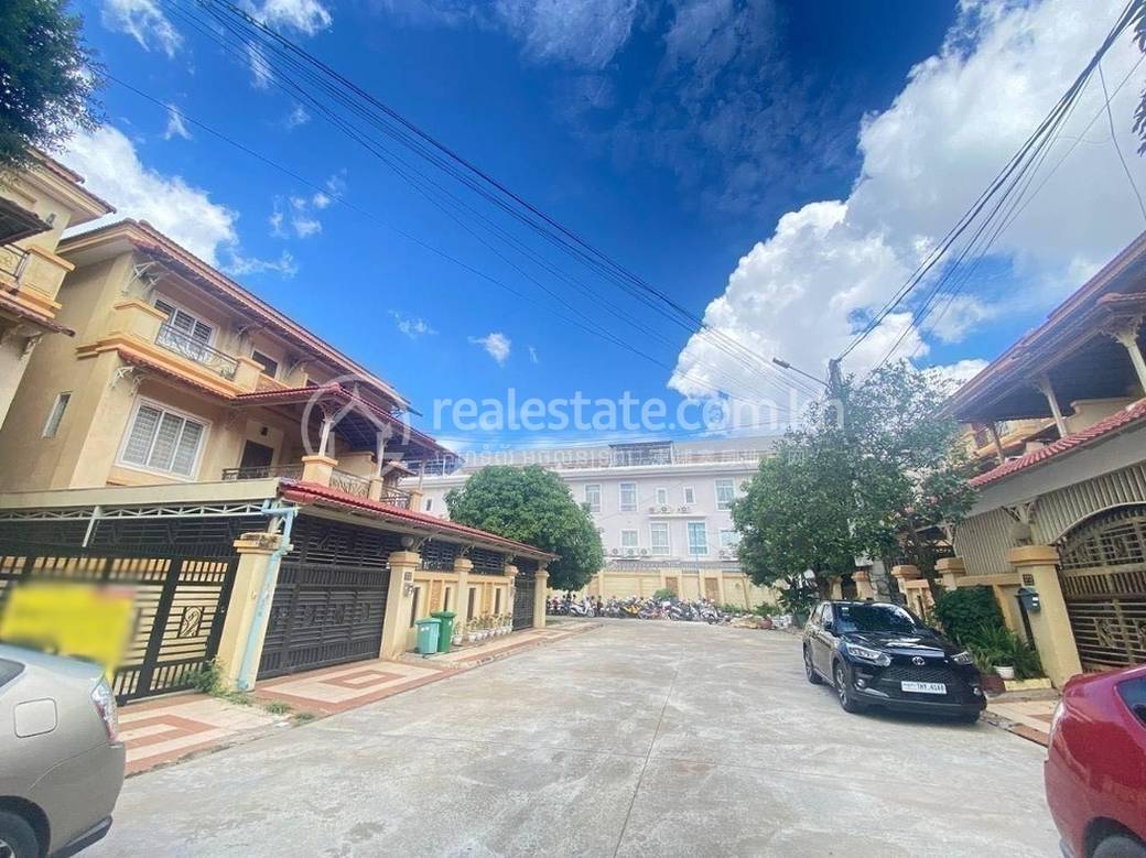 168 sqm Land Size Dvojvila Na prodej