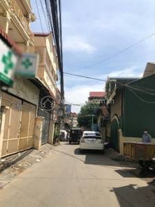 112平方米土地面积的House and lot出售