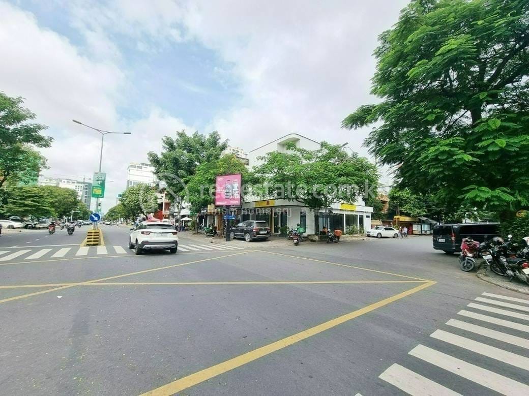 Toul KorkのCommercialShophouse賃貸物件 $7,500