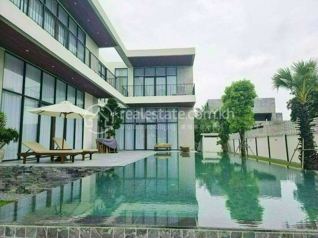 2,378 sqm Land Size Vila For Sale & Rent