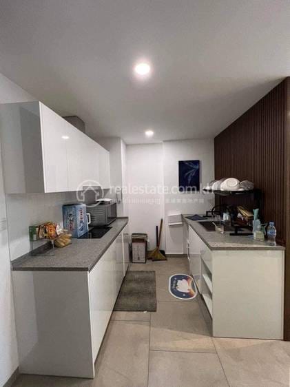 Condo For Rent with 1 Parking Space