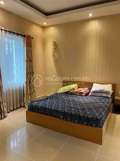 ផ្ទះល្វែង តម្លៃ $1,500