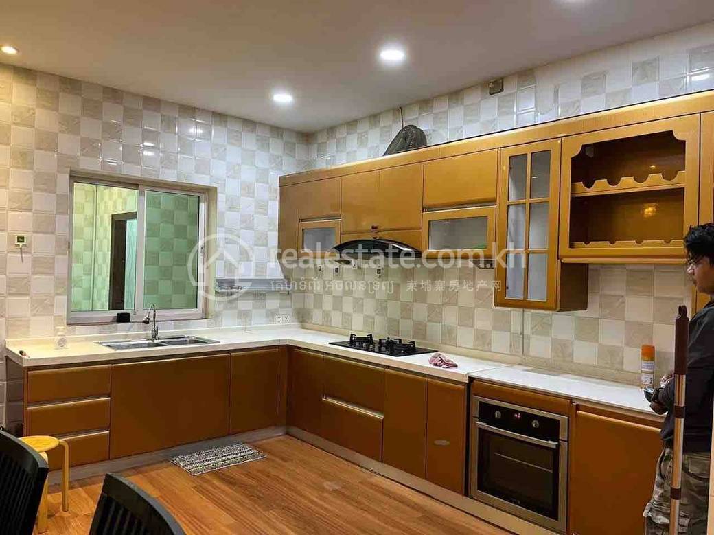 ផ្ទះល្វែង គ្រឿងសង្ហារិម សំរាប់ជួល