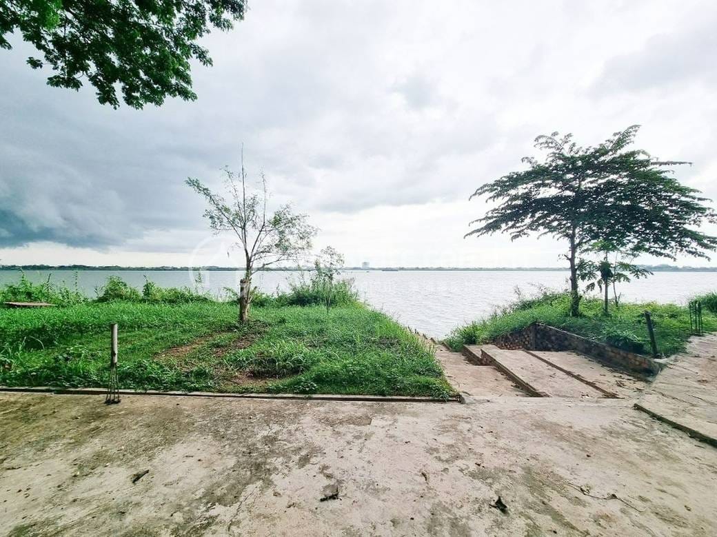 3,015 sqm Land Size Pozemky Na prodej for Na dotaz