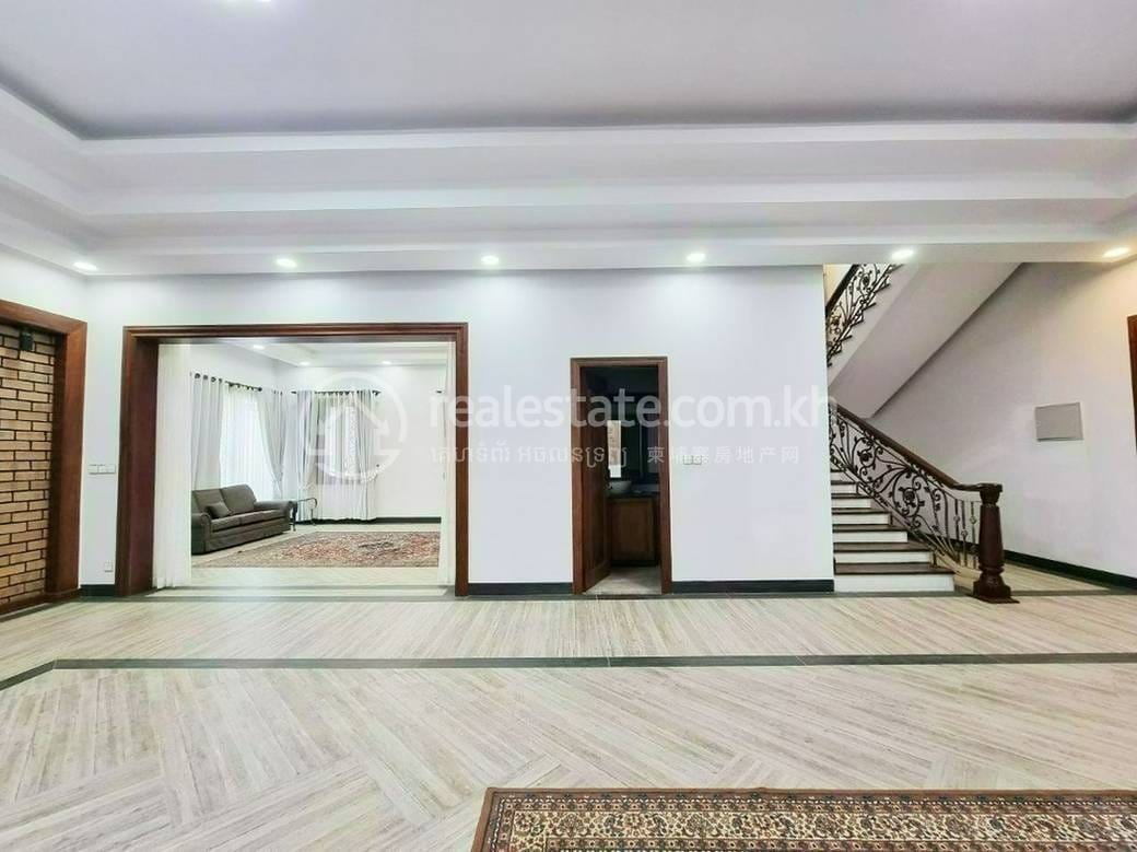 Вилла Для Аренды in Тул Том Пунг 1, Чамкармон, Пномпень