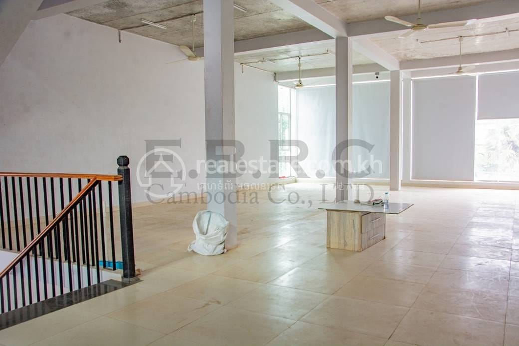 CommercialShophouse À louer de 140 m² de terrain pour $1,000