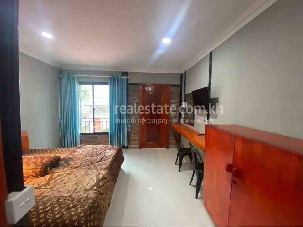 ផ្ទះល្វែង តម្លៃ $350