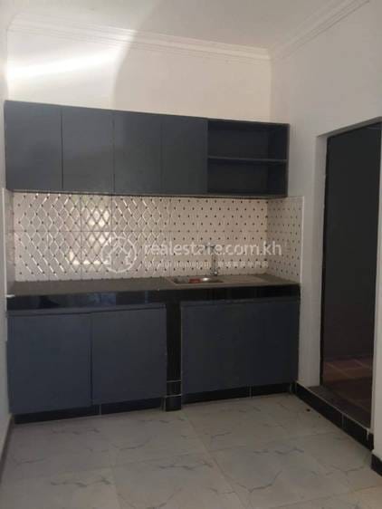 3 Bedrooms Flat For Sale for $90,000