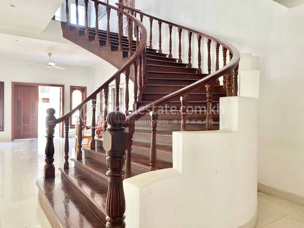 Villa For Rent in Boeng Reang, Daun Penh, Phnom Penh