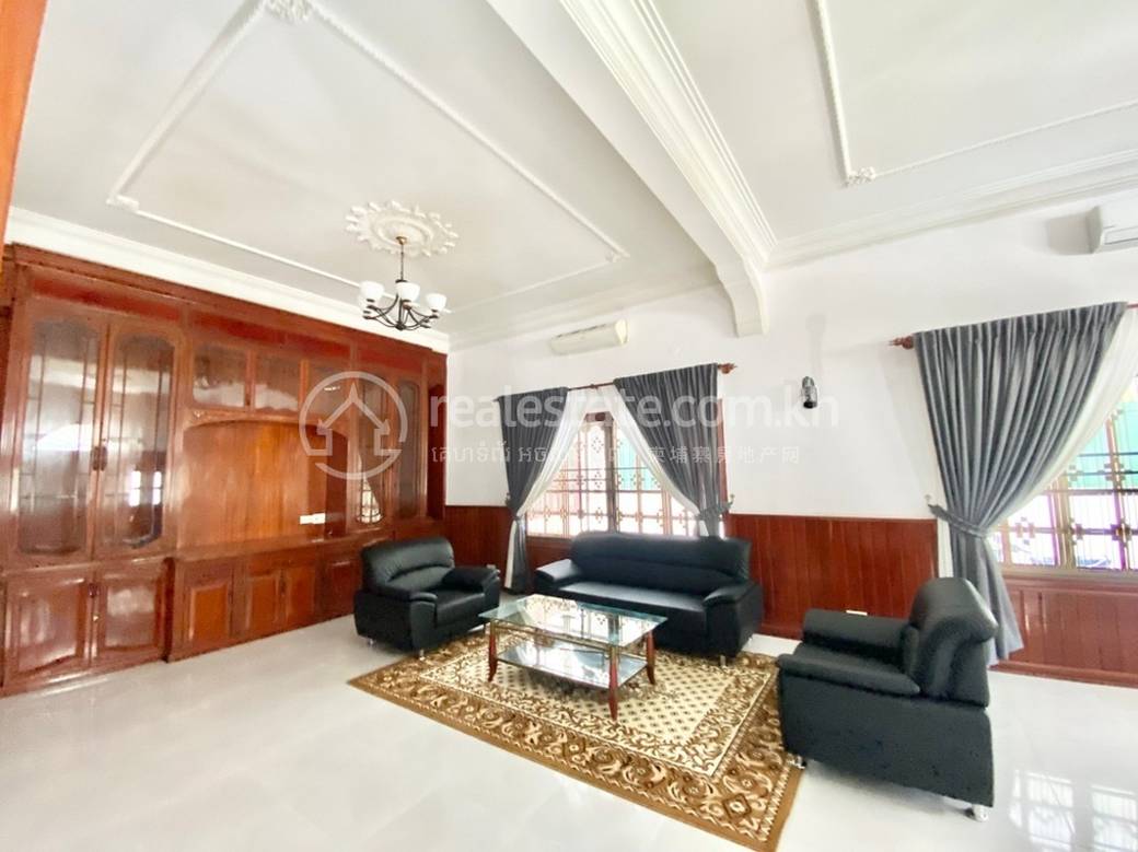 Вилла Для Аренды in Chamkarmon $4,000