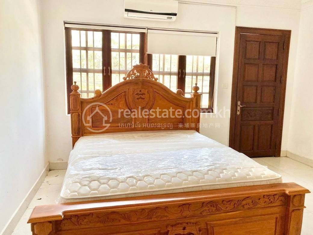 Villa For Rent in Daun Penh $5,000