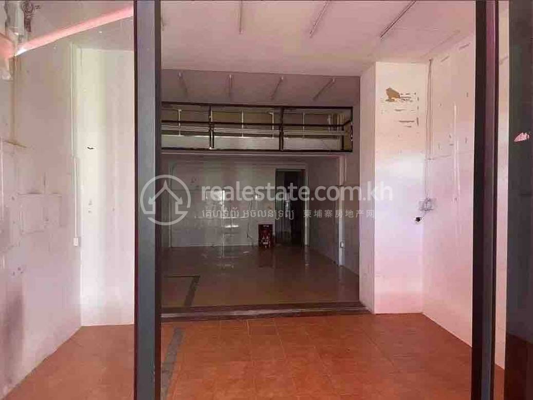 Шопхаус Для Аренды in Chamkarmon $1,100